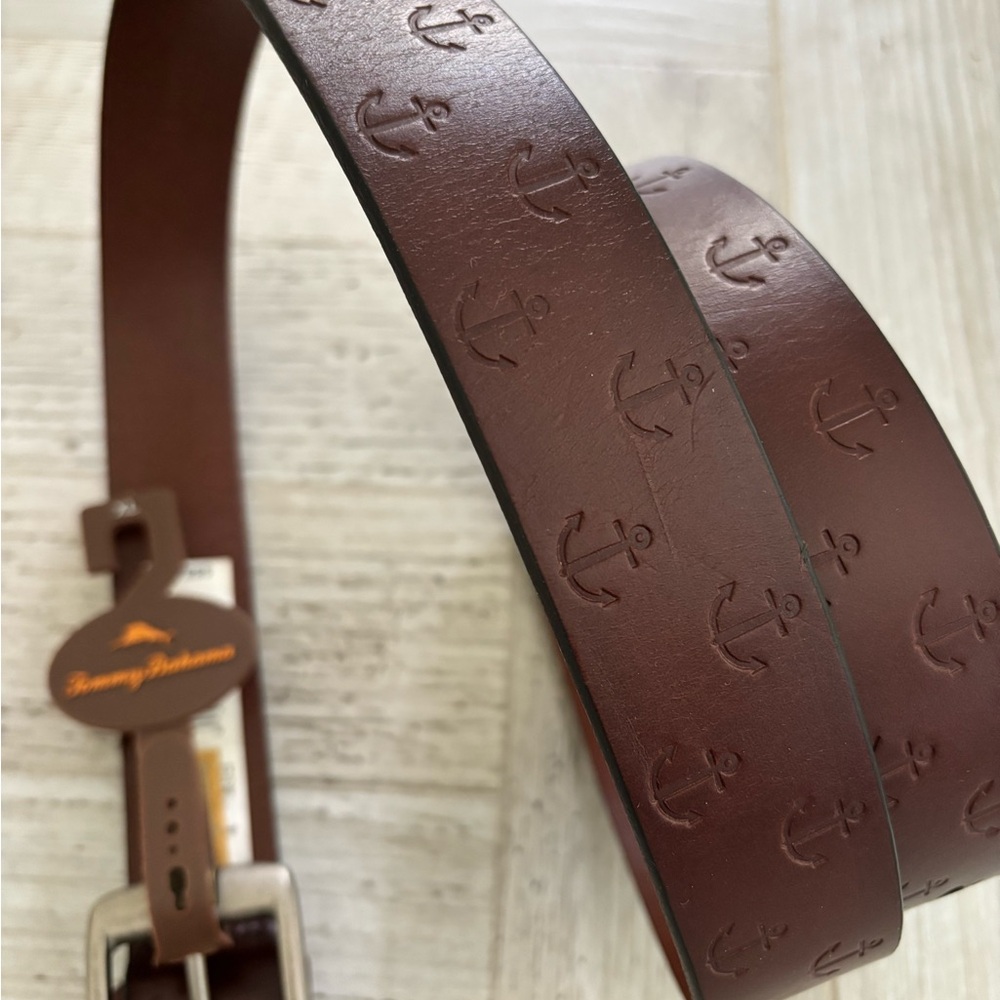NWT Men’s Tommy Bahama Dark Brown Leather Anchor Belt